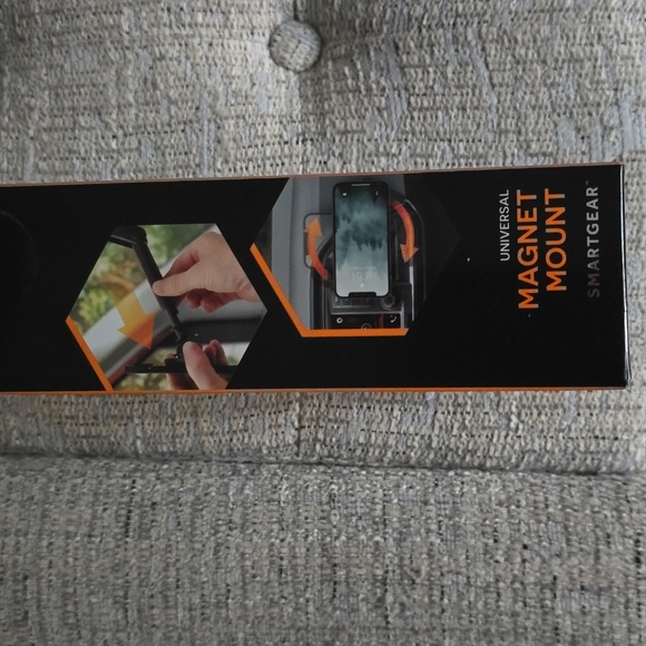 SMARTGEAR BRAND UNIVERSAL MAGNET MOUNT CELL PHONE HOLDER - Picture 9 of 9